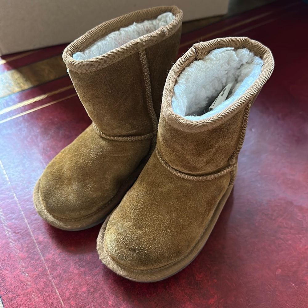 Koolaburra by Ugg - Size 6